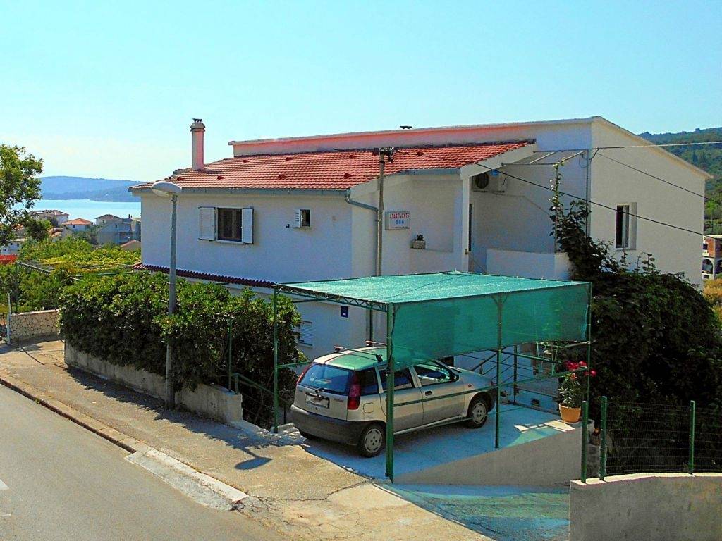 Apartmani Naki - terrace & free parking:, Slatine - Otok Čiovo 