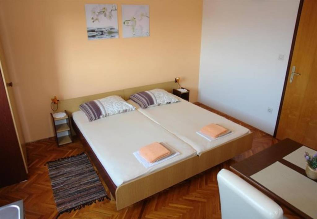 Otok Murter  Betina - Apartmani Ognjen- family apartments with free park - Apartmán Studio 3