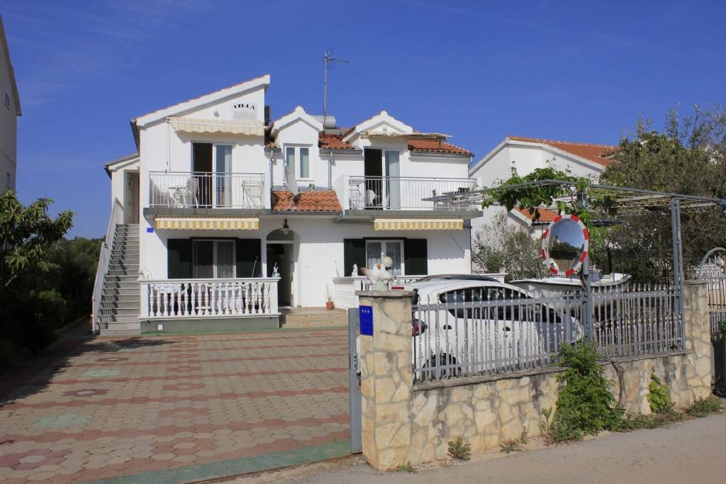 Apartmani Vik - 250 m from beach, Brodarica - Rivijera Šibenik 