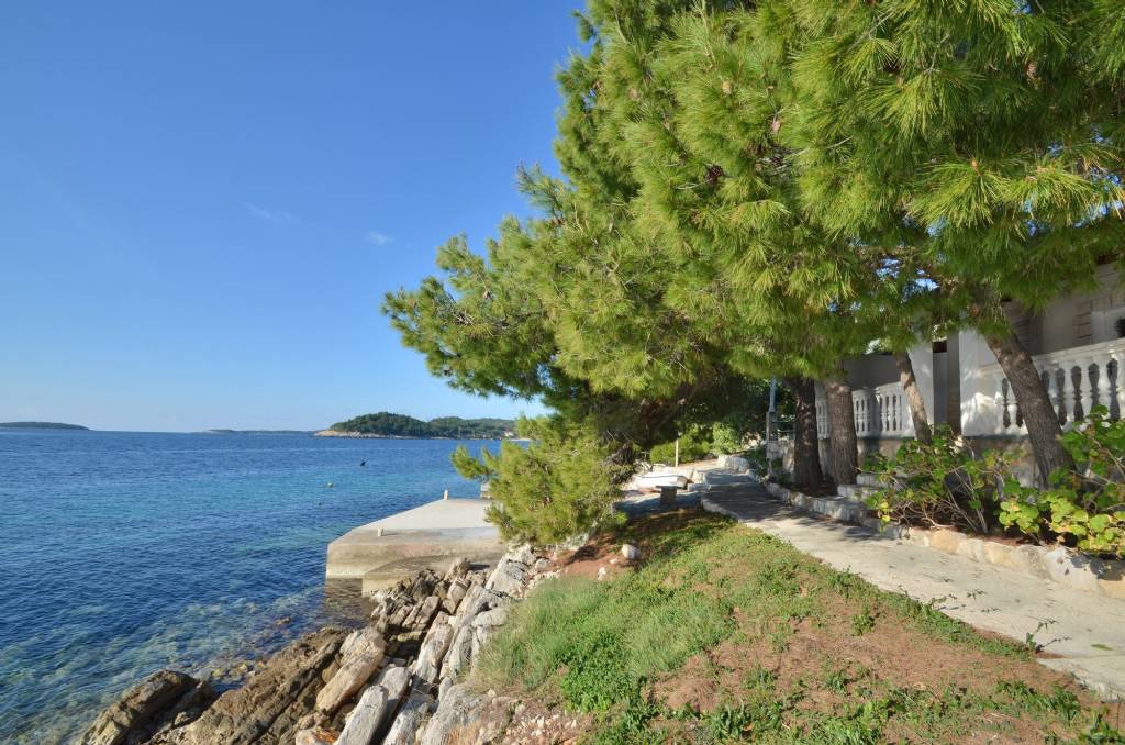 Korčula Karbuni - Apartman Soba - Apartmani Bosnić ..