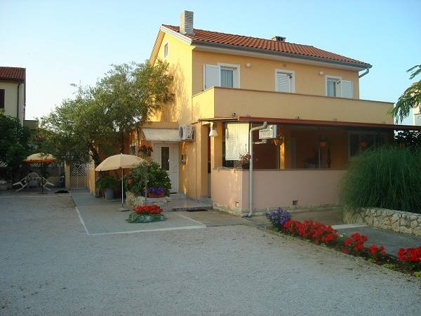 Krk-Krk - ApartmanSoba - Apartmani Lisac: Detalji ... Krk-Krk - ApartmanSoba - Apartmani Lisac: Detalji ...