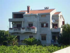 Apartmani Pero� ..