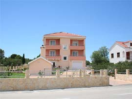 �iovo Okrug Gornji - Apartman Szoba - Apartmani Mi�e Karlo Peky: Sz�ll�s le�r�sa ...