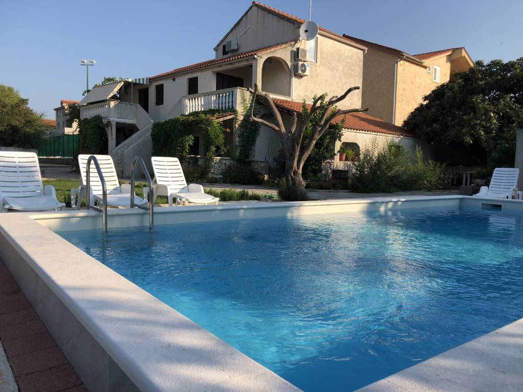  Vodice - Apartman Soba - Apartmani Vesna Juričev-Martinčev ..